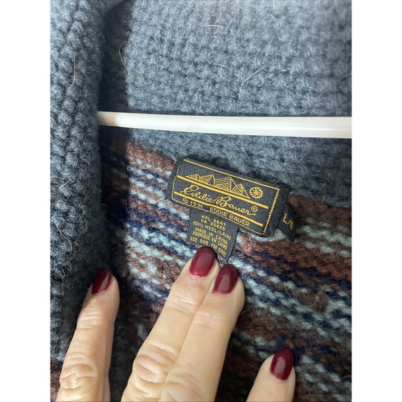 Vtg Eddie Bauer Cardigan Sweater Cowhichan Dog Theme Wool / Laine Blend Button - Picture 5 of 8